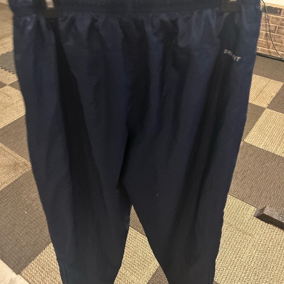 NIKE dri fit athletic pants. - Picture 10 of 16